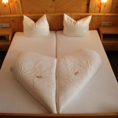 Hotel Garni Apart Elfriede Fiss Ruang foto