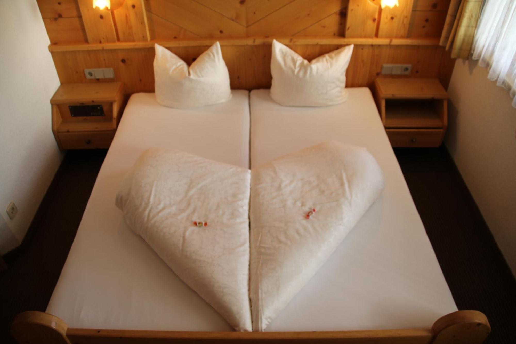 Hotel Garni Apart Elfriede Fiss Ruang foto