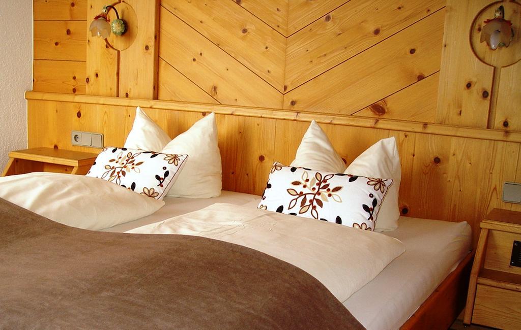 Hotel Garni Apart Elfriede Fiss Ruang foto