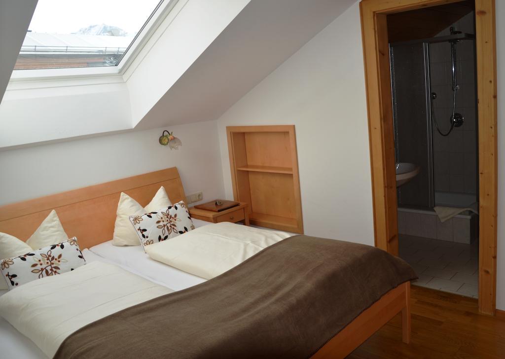 Hotel Garni Apart Elfriede Fiss Ruang foto